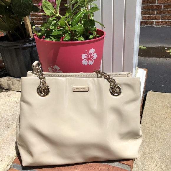 kate spade Handbags - KATE SPADE MONTROSE CHAIN TOTE!